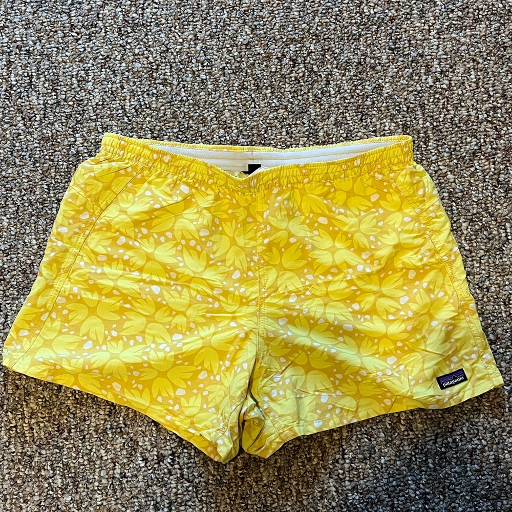 Women’s baggies shorts 5 inch inseams
